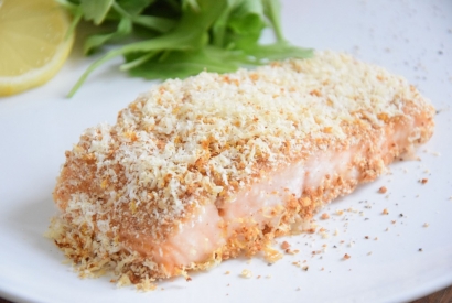 Salmon with XAVIES' Granola crust 
