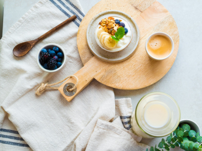 Granola als ontbijt: de voordelen en hoe je het kan serveren